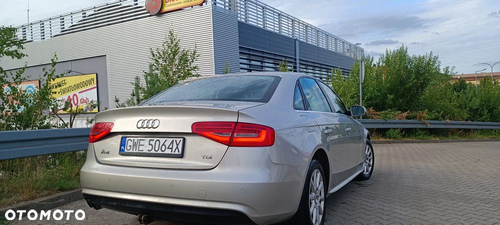 Audi A4 Limousine 2.0 TDI Limited Edition Multitr - 3
