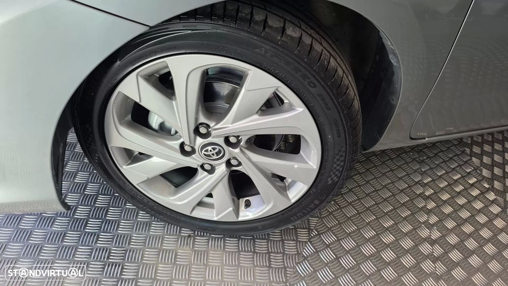 Toyota Auris 1.6 D-4D Exclusive+Navi - 28