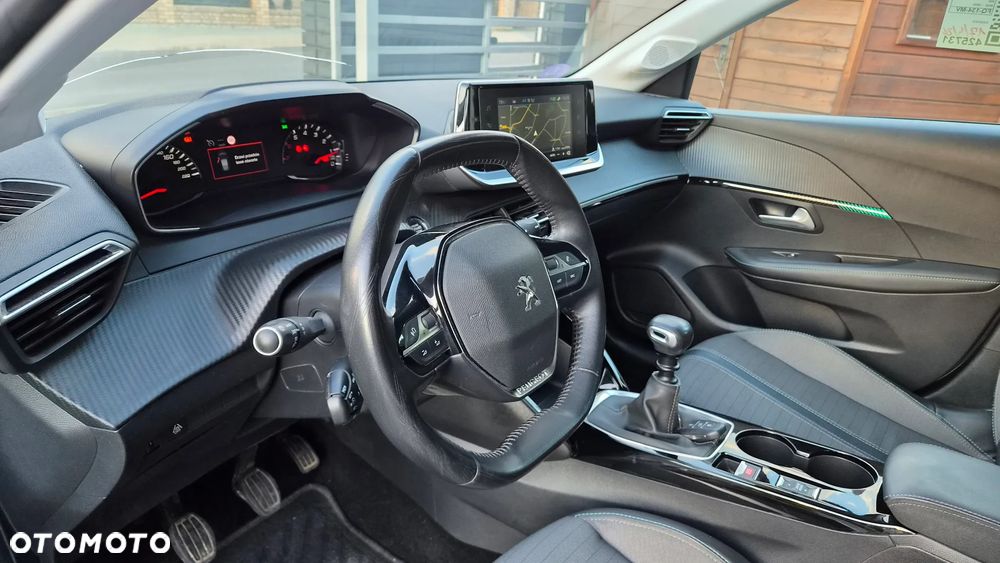 Peugeot 208 PureTech 100 Allure - 11