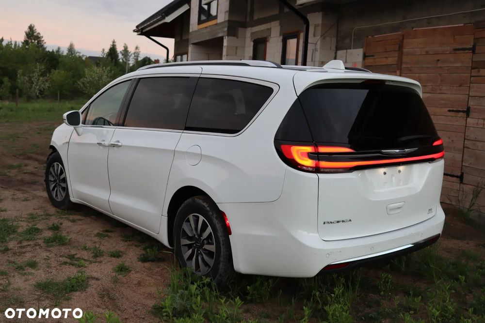 Chrysler Pacifica - 6