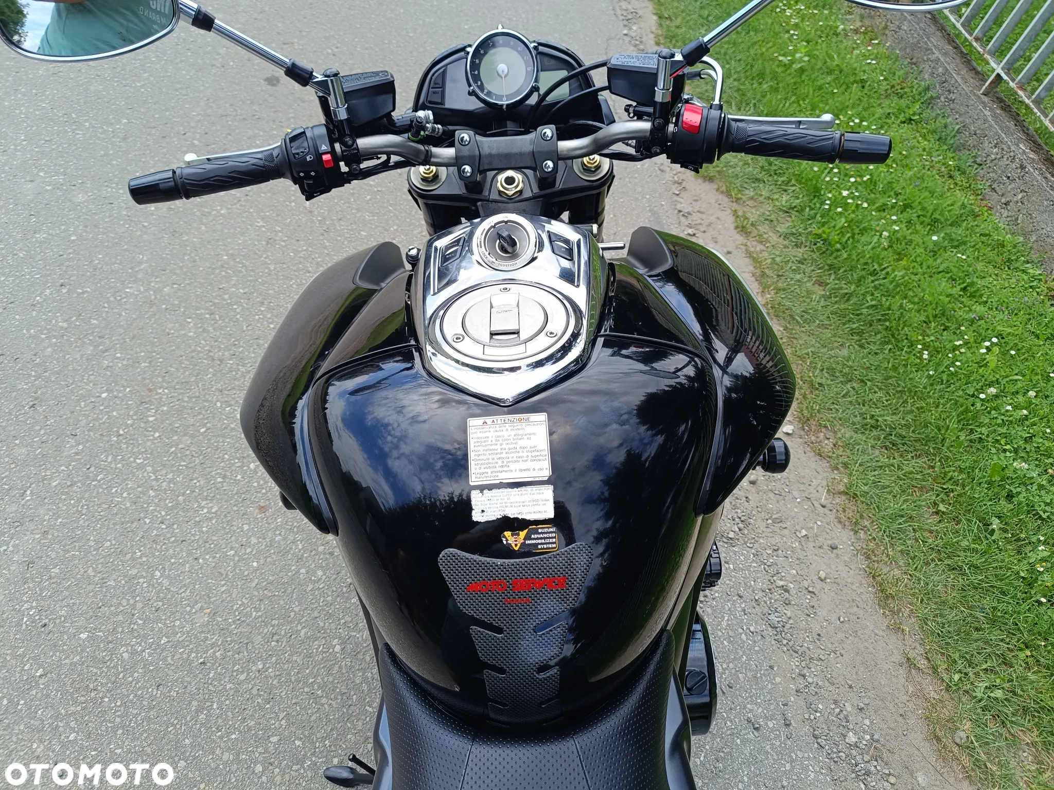 Suzuki GSX - 23