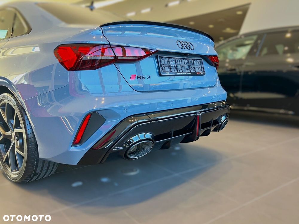 Audi RS3 Limousine - 8