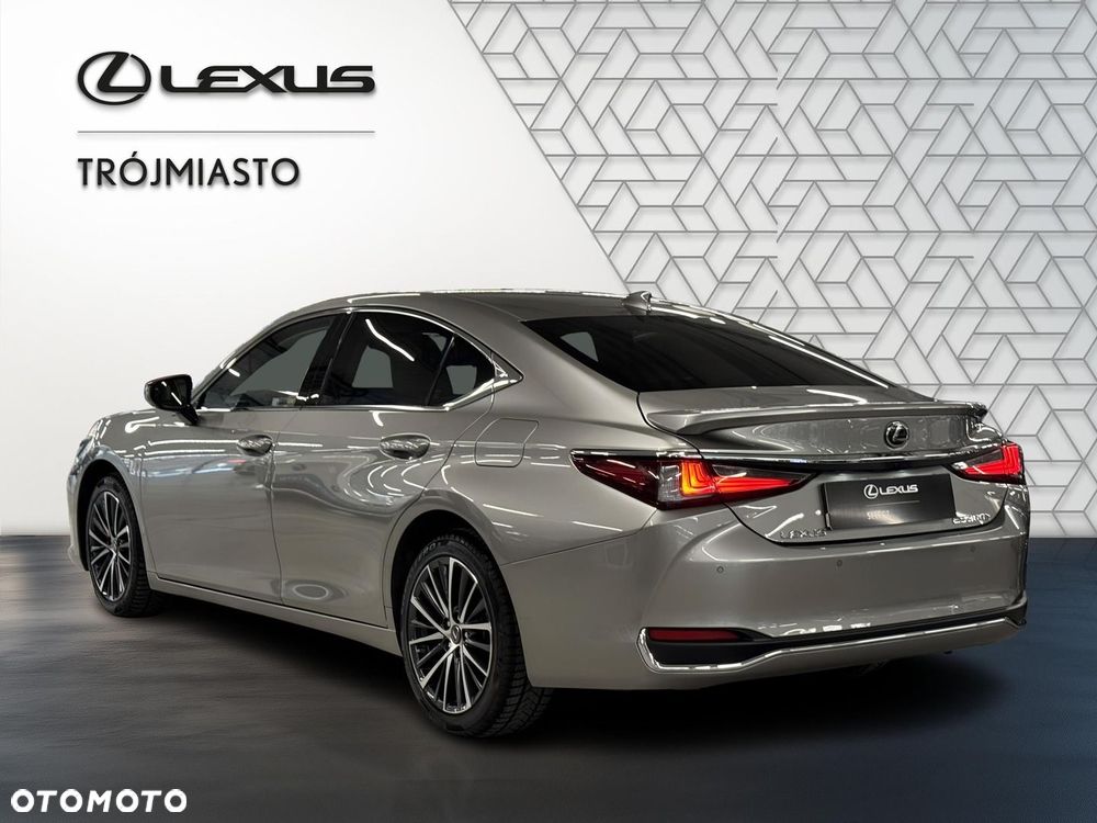 Lexus ES 300h Business Edition - 9