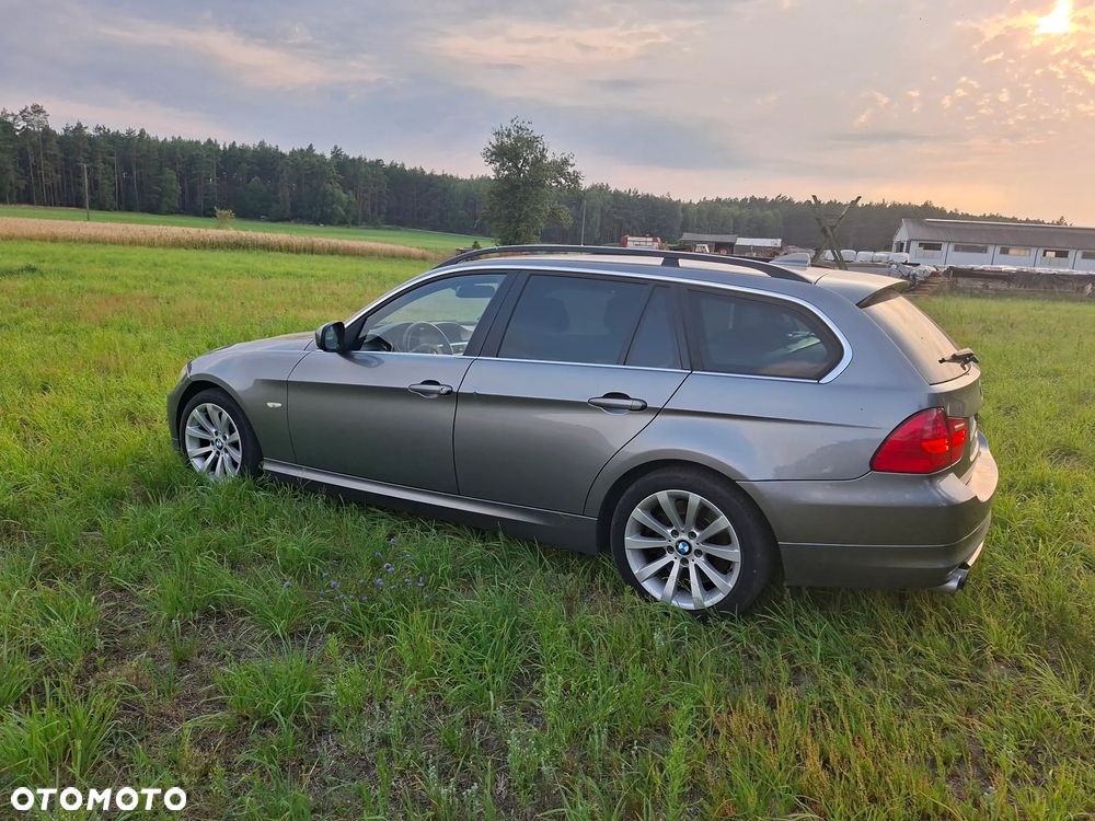 BMW Seria 3 330d xDrive - 8