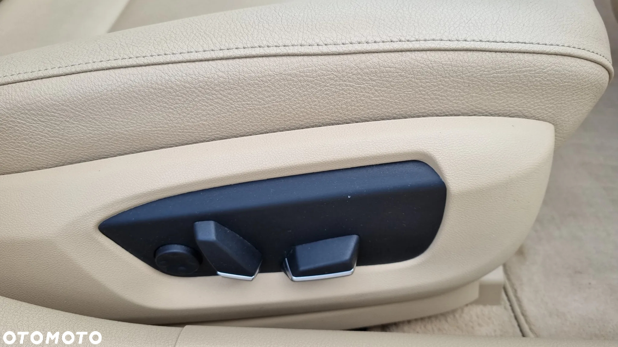BMW Seria 5 528i - 33