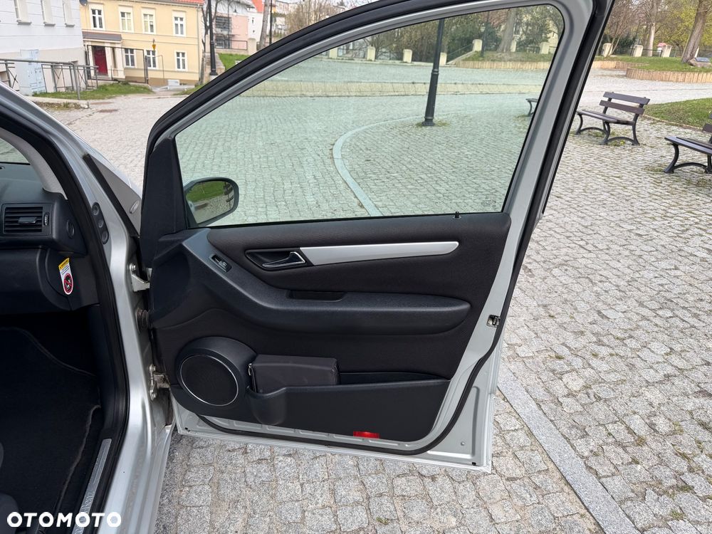 Mercedes-Benz Klasa A 150 Avantgarde Edition 10 - 12