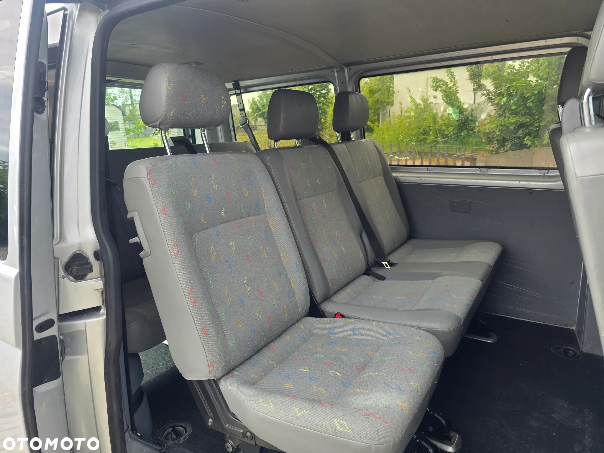 Volkswagen Transporter T5 TDI L2H1 - 12