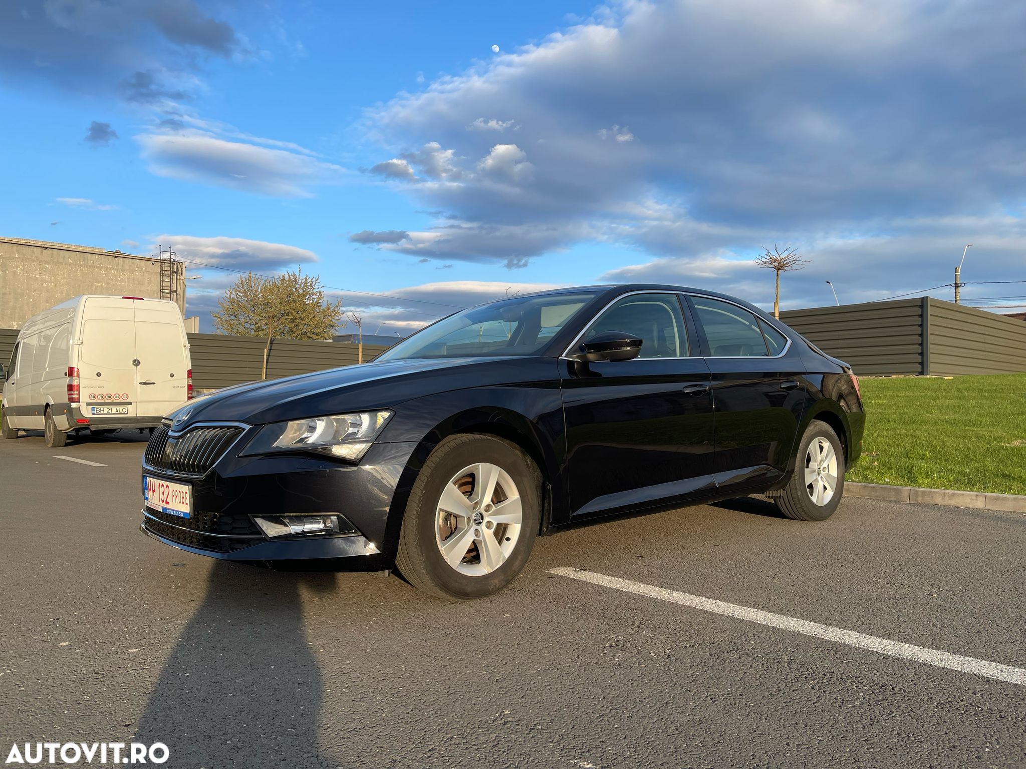 Skoda Superb 2.0 TDI DSG Premium Edition - 1