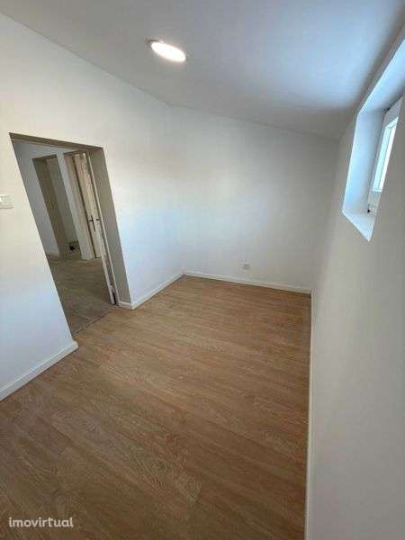 Apartamento T4 Centro Queluz Arrendamento 1400€ - Grande imagem: 2/12