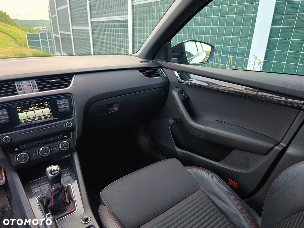 Skoda Octavia 2.0 TDI RS - 25