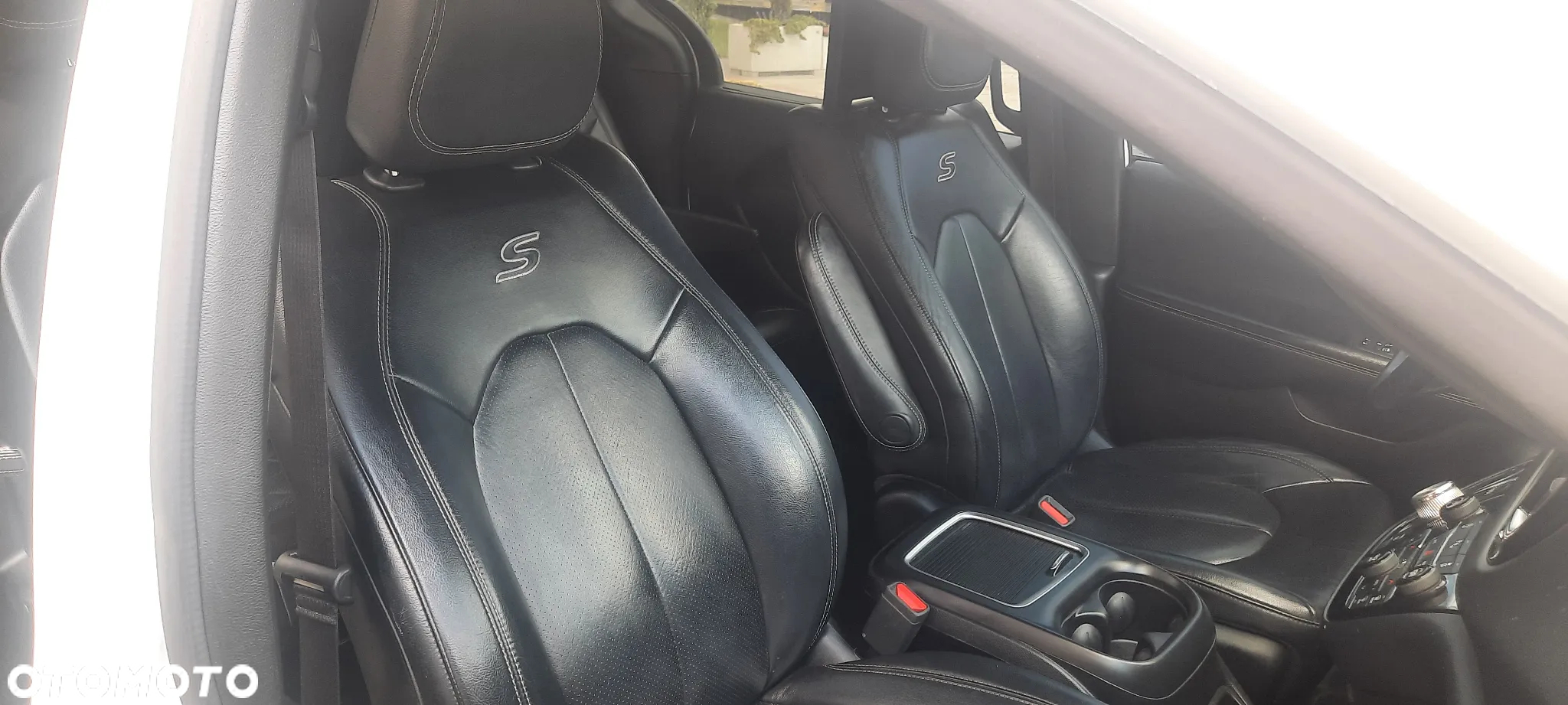 Chrysler Pacifica - 33