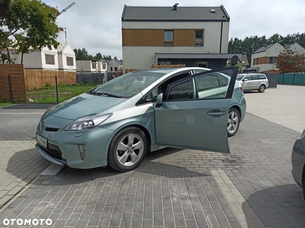 Toyota Prius Hybrid - 3