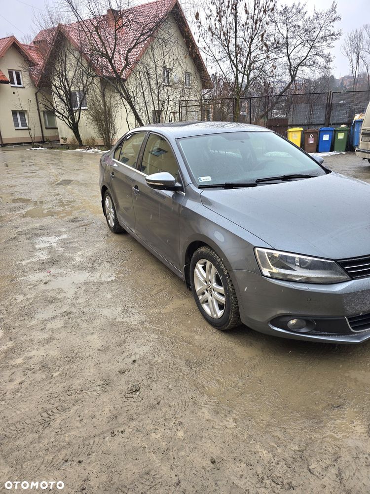 Volkswagen Jetta - 5