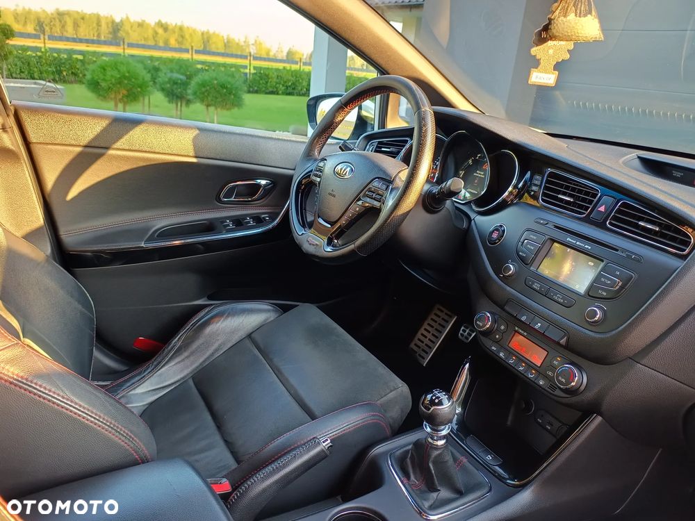 Kia Ceed 1.6 T-GDI GT L - 12