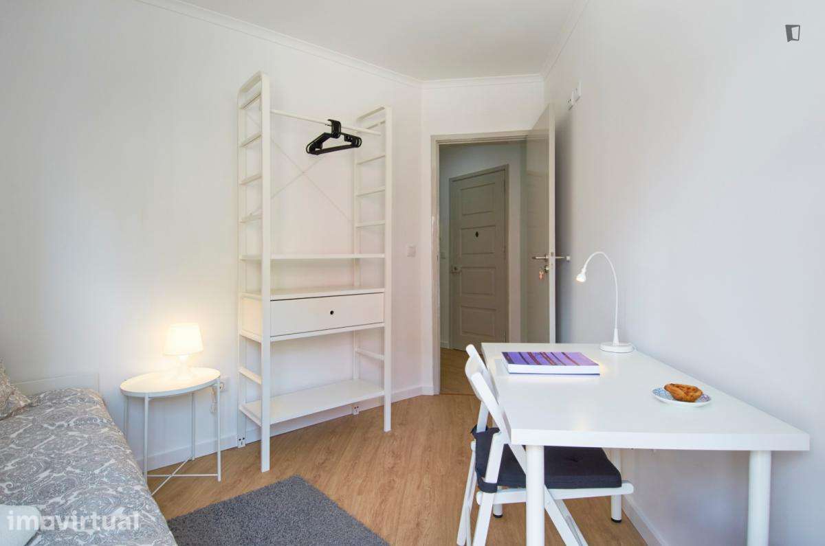 Quarto - localizado em Penha de França Lisbon - Grande imagem: 3/28