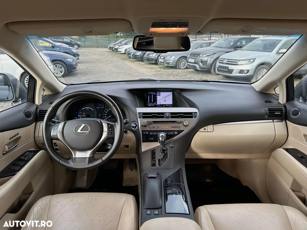 Lexus Seria RX - 7