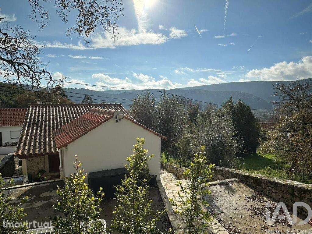 Casa / Villa T2 em Porto de Mós - São João Baptista e São Pedro de 104 - Grande imagem: 2/24