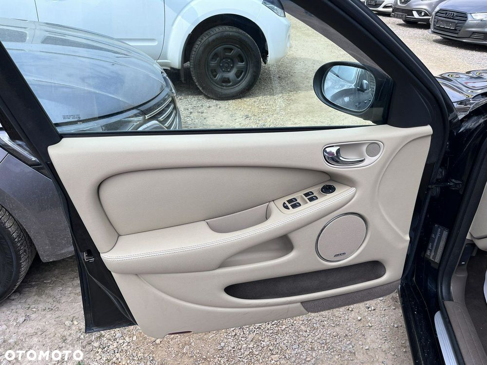 Jaguar X-Type - 14