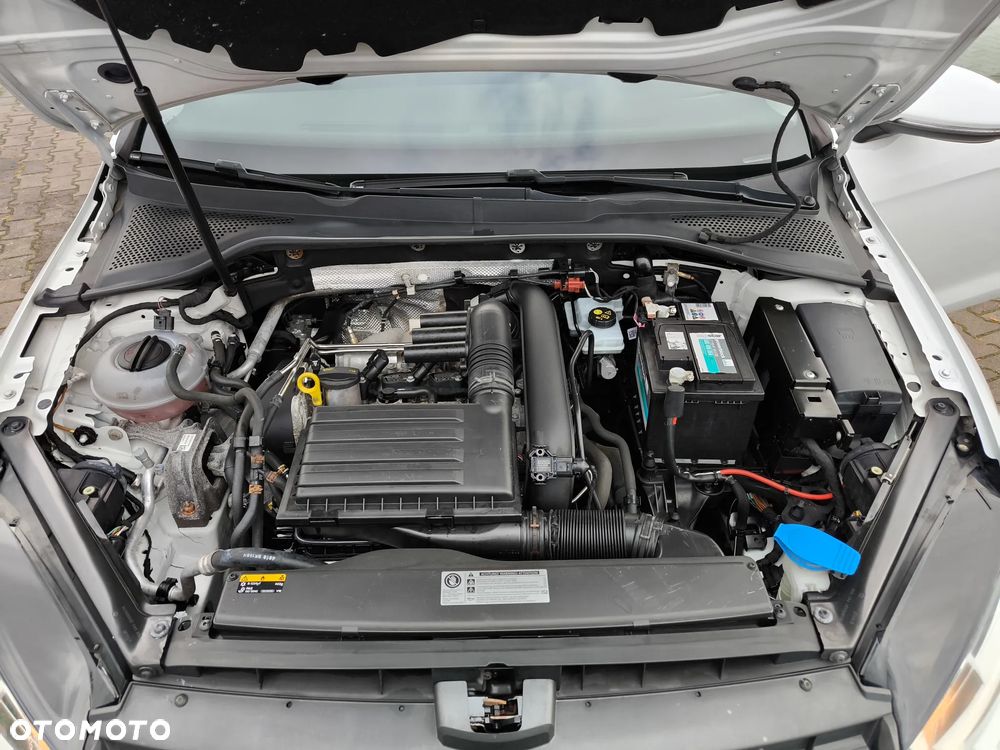 Volkswagen Golf 1.2 TSI BlueMotion Technology Lounge - 24