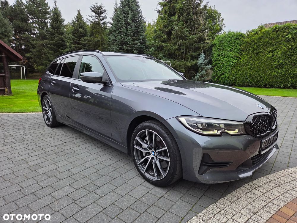 BMW Seria 3 330i Touring xDrive Sport Line - 9