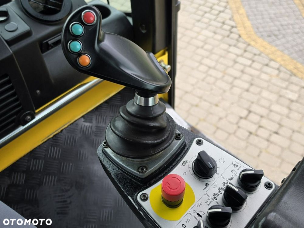 Bomag BW 154 AP-4i AM / rozsiewacz BS150 - 24