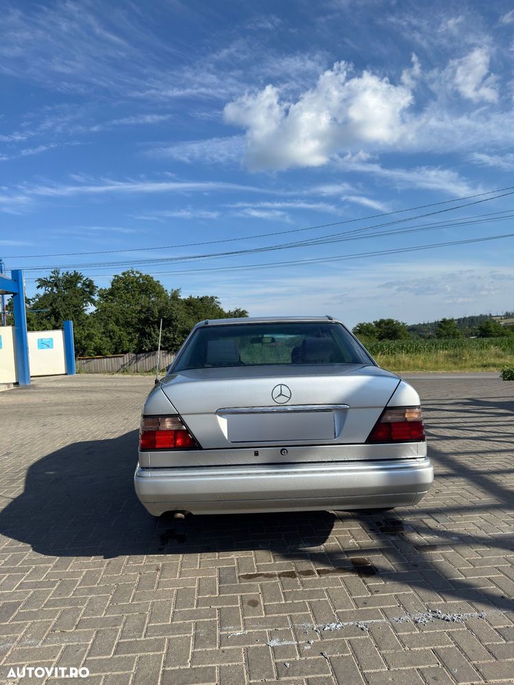 Mercedes-Benz E - 5