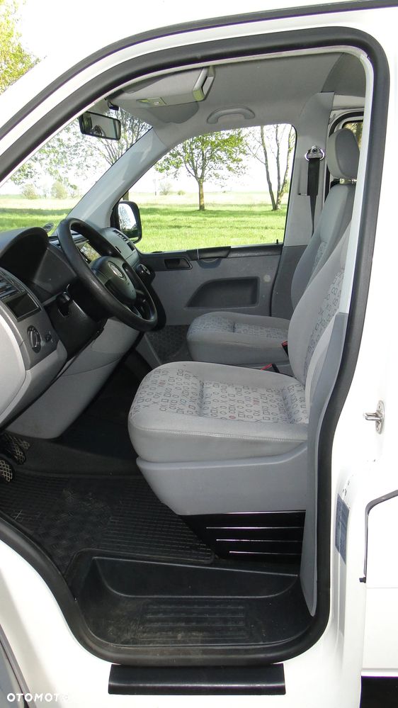 Volkswagen Transporter Caravelle Kurz (7.Si.) - 8