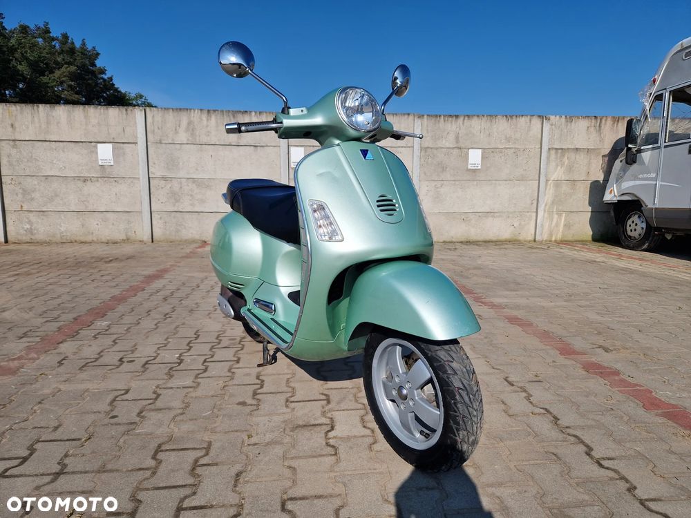 Piaggio Vespa - 2