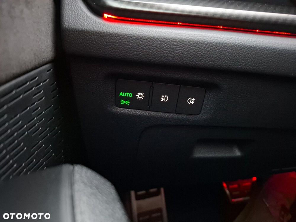 Skoda Octavia 2.0 TDI RS DSG - 35