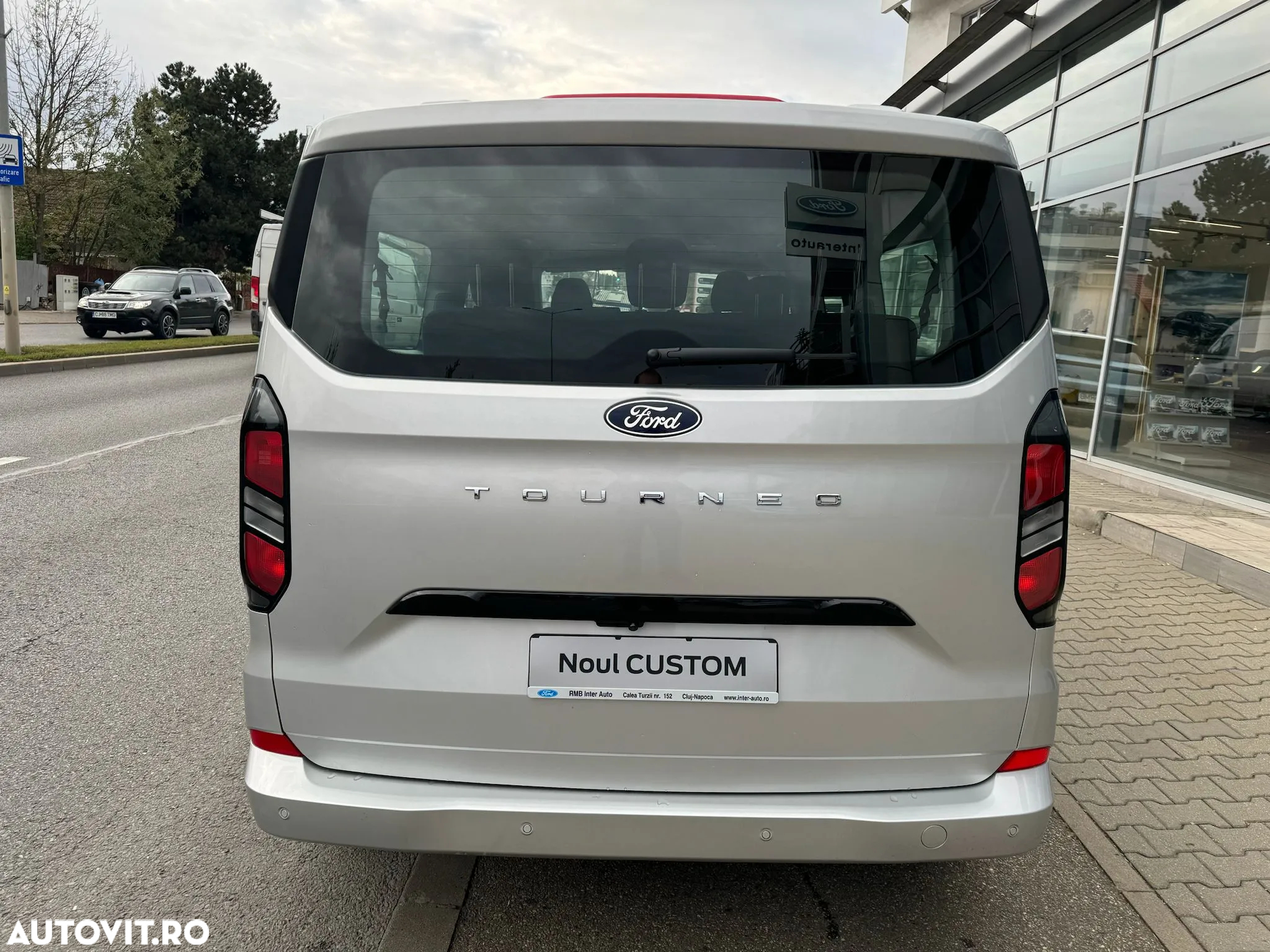 Ford Tourneo Custom - 10