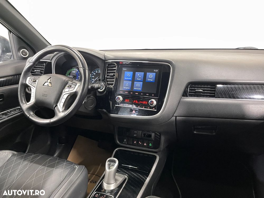 Mitsubishi Outlander 2.4 4WD Plug-In Hybrid Diamant - 9