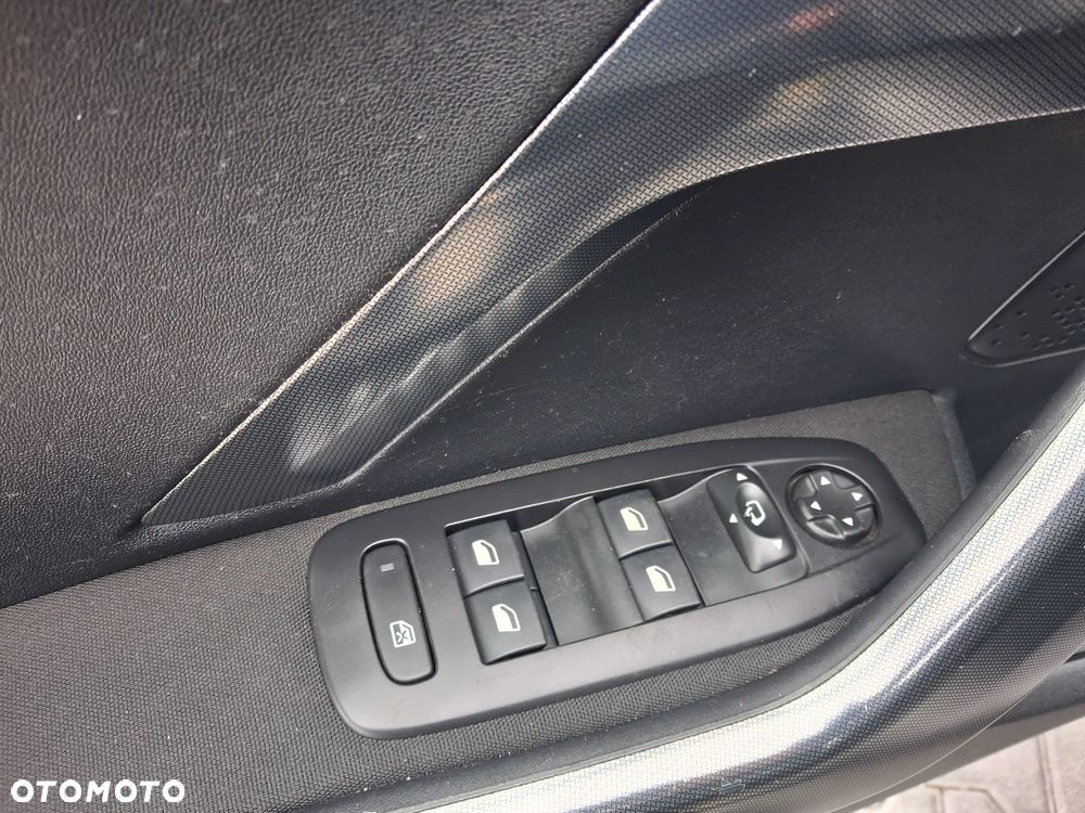 Peugeot 2008 PureTech 82 Allure - 14