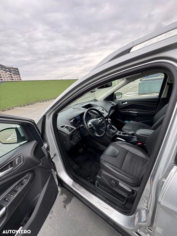 Ford Kuga 2.0 TDCi Powershift 4WD Titanium - 14