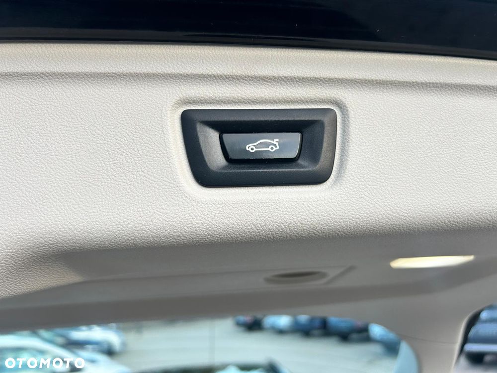 BMW Seria 3 320d xDrive - 24
