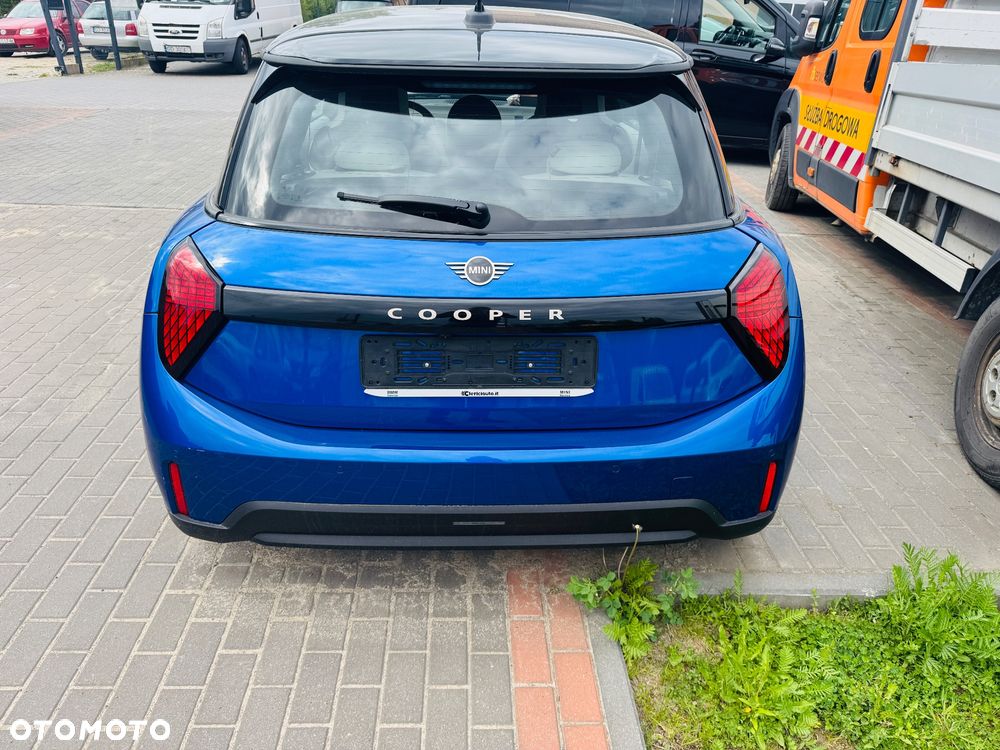 MINI Cooper C Essential Trim - 16