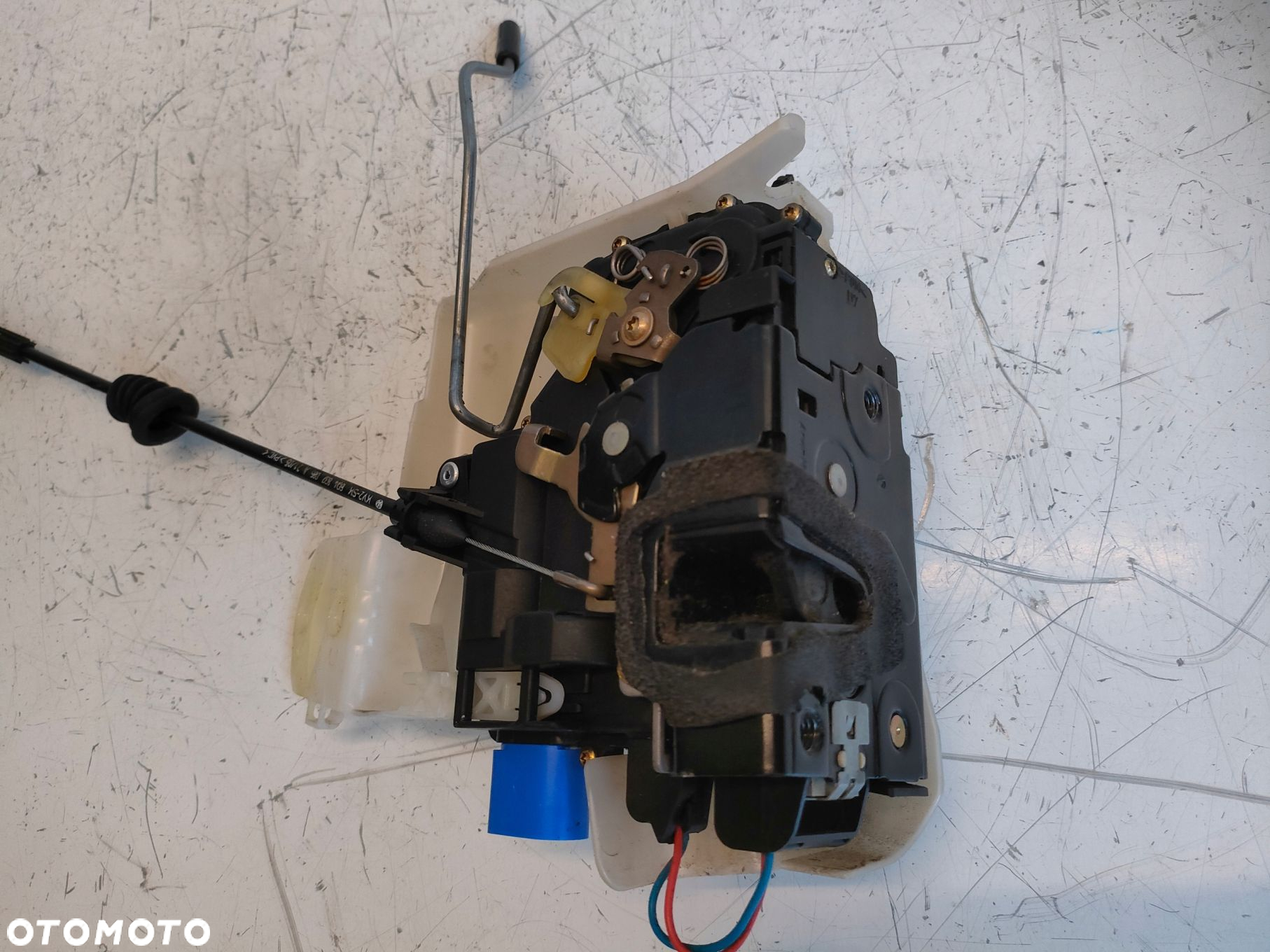 POLO IV 9N LIFT 5D ZAMEK PRAWY PRZÓD 8-PIN - 7