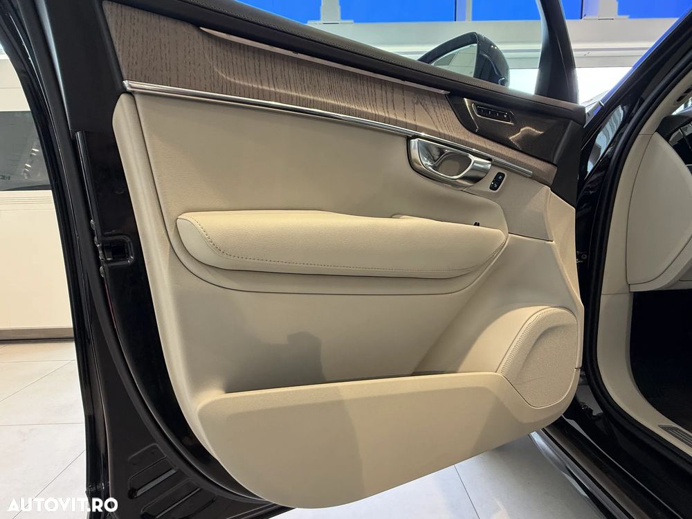 Volvo XC 90 B5 AWD MHEV Ultra Bright - 12
