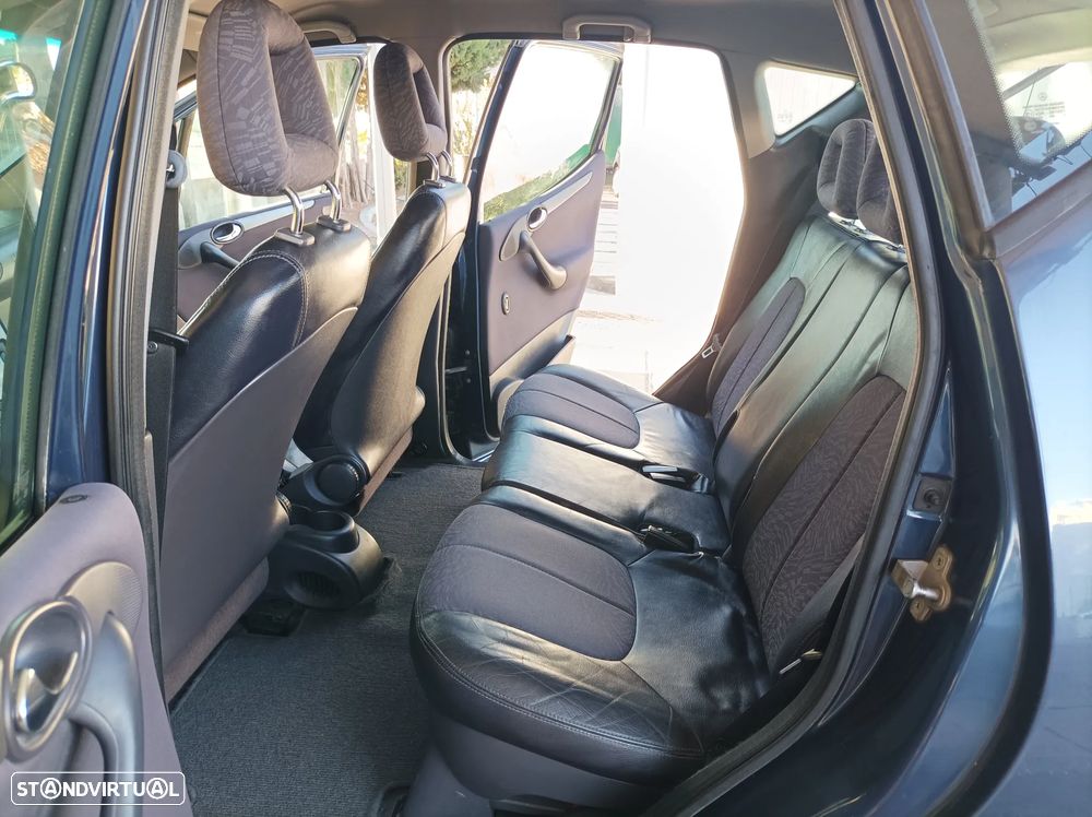 Mercedes-Benz A 170 CDi Avantgarde - 14