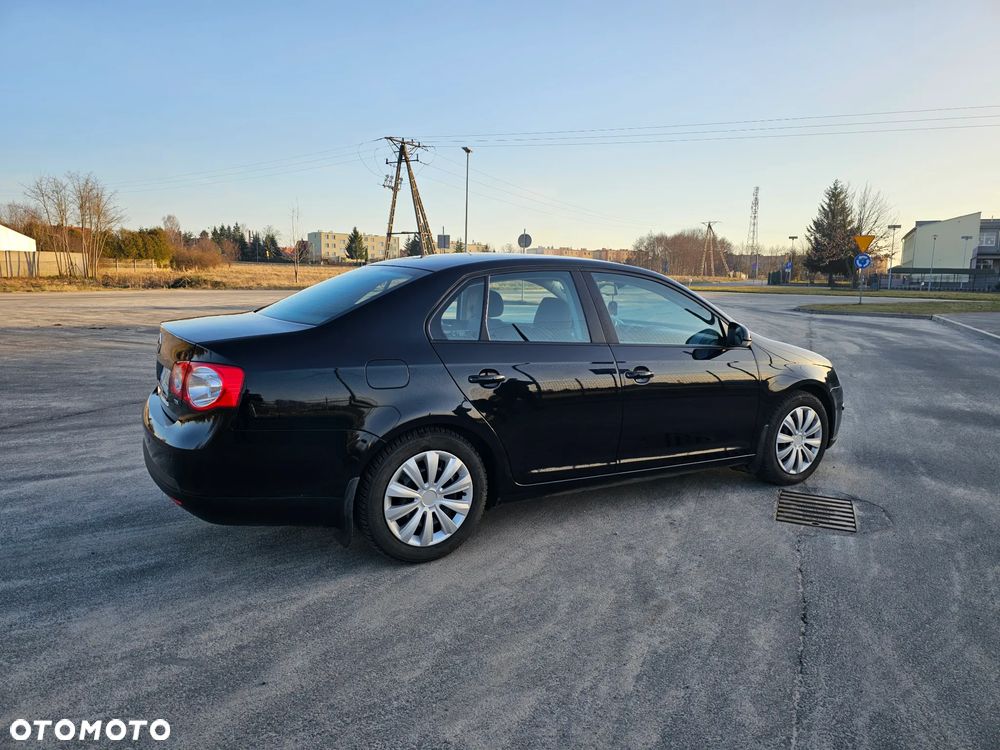 Volkswagen Jetta 1.9 TDI Trendline - 10