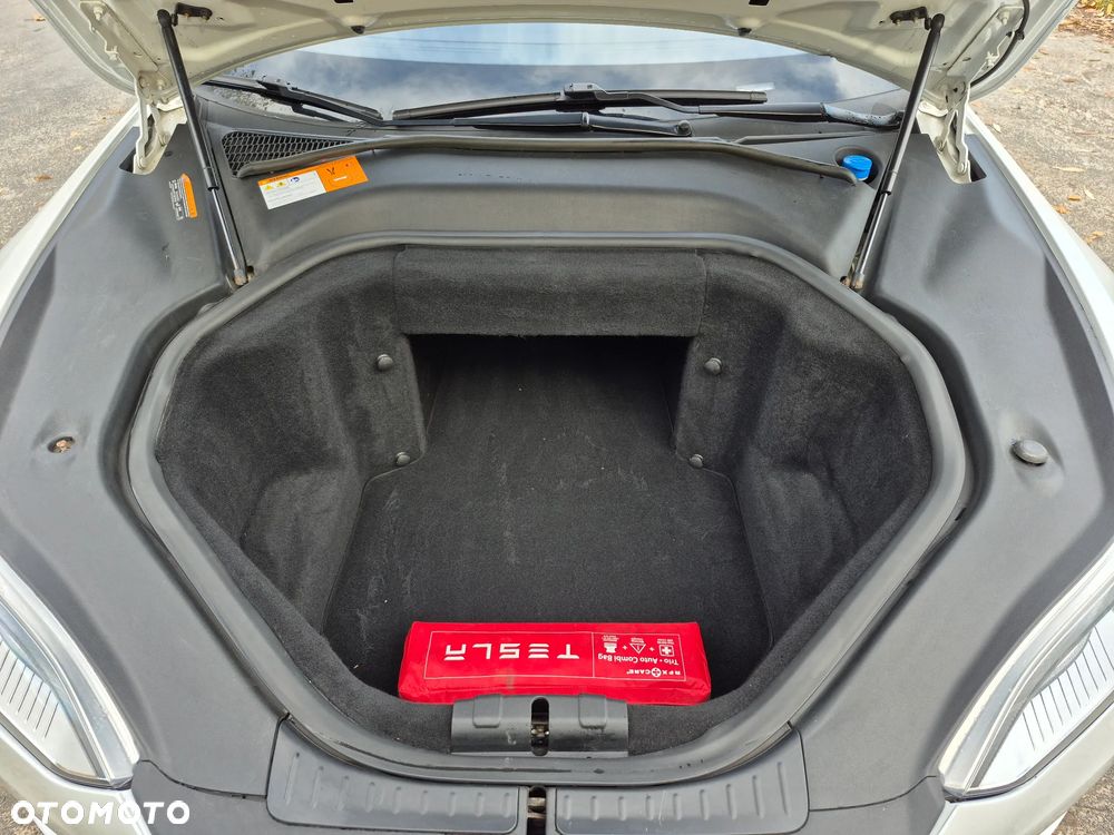 Tesla Model S - 22