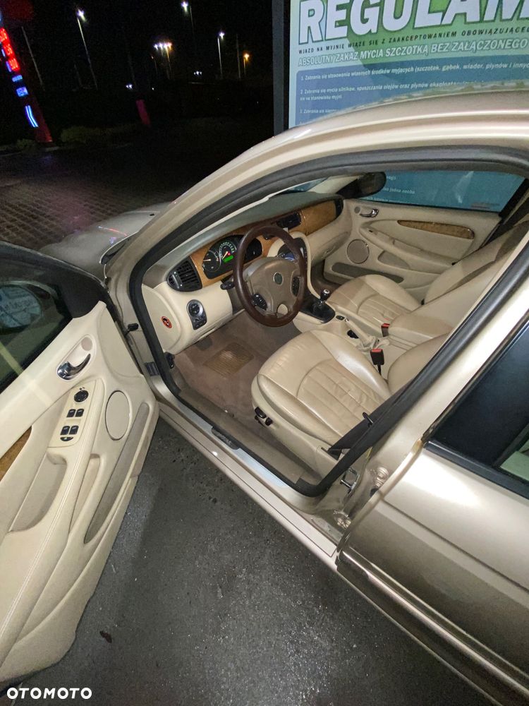 Jaguar X-Type 2.0 Executive - 11
