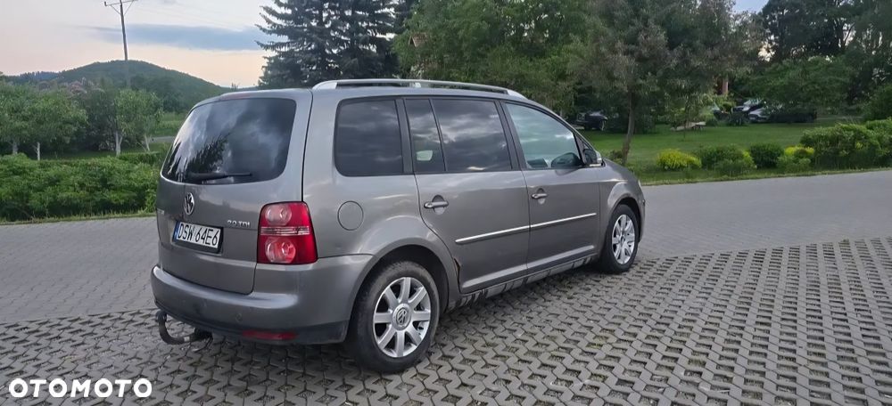 Volkswagen Touran - 3