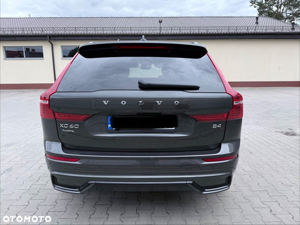 Volvo XC 60 B4 D Plus Dark - 4