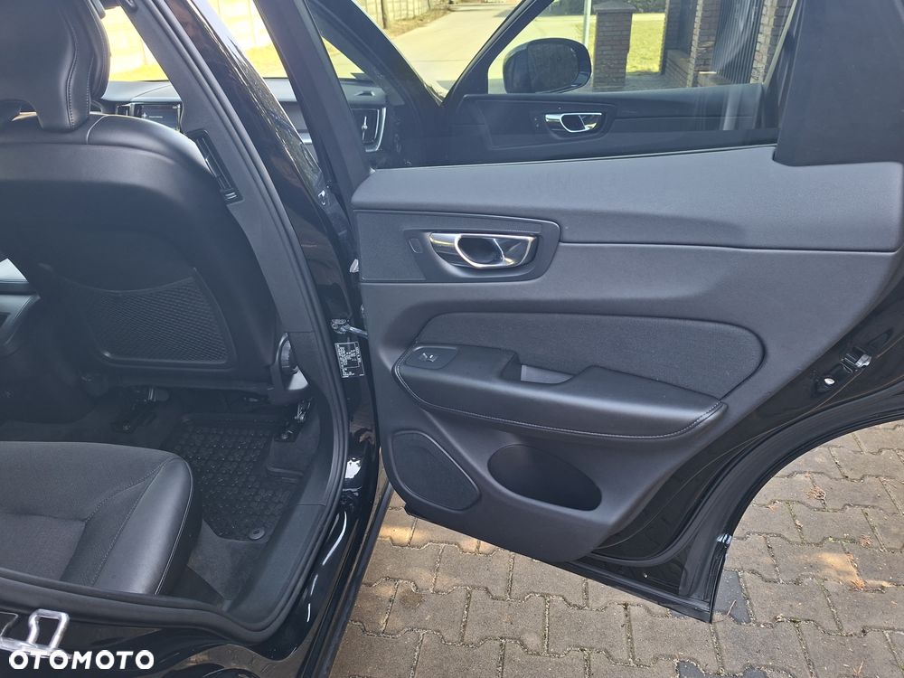 Volvo XC 60 D3 Momentum Pro - 11