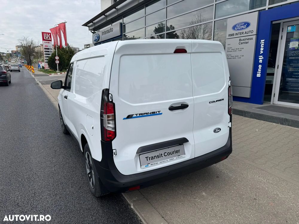 Ford TRANSIT COURIER EV - 13