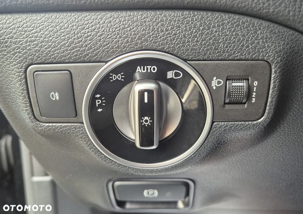 Mercedes-Benz CLA 180 d 7G-DCT - 21