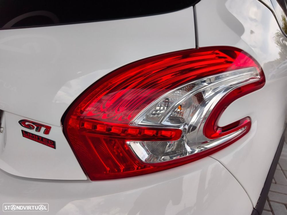 Peugeot 208 1.6 THP GTi - 34
