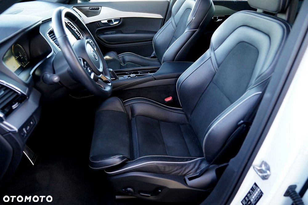 Volvo XC 90 - 22