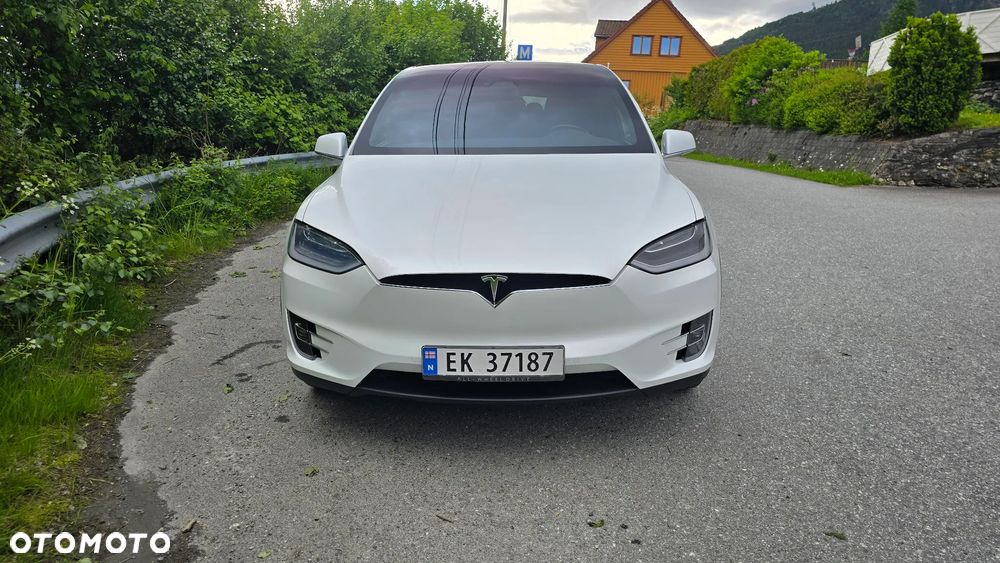 Tesla Model X - 2