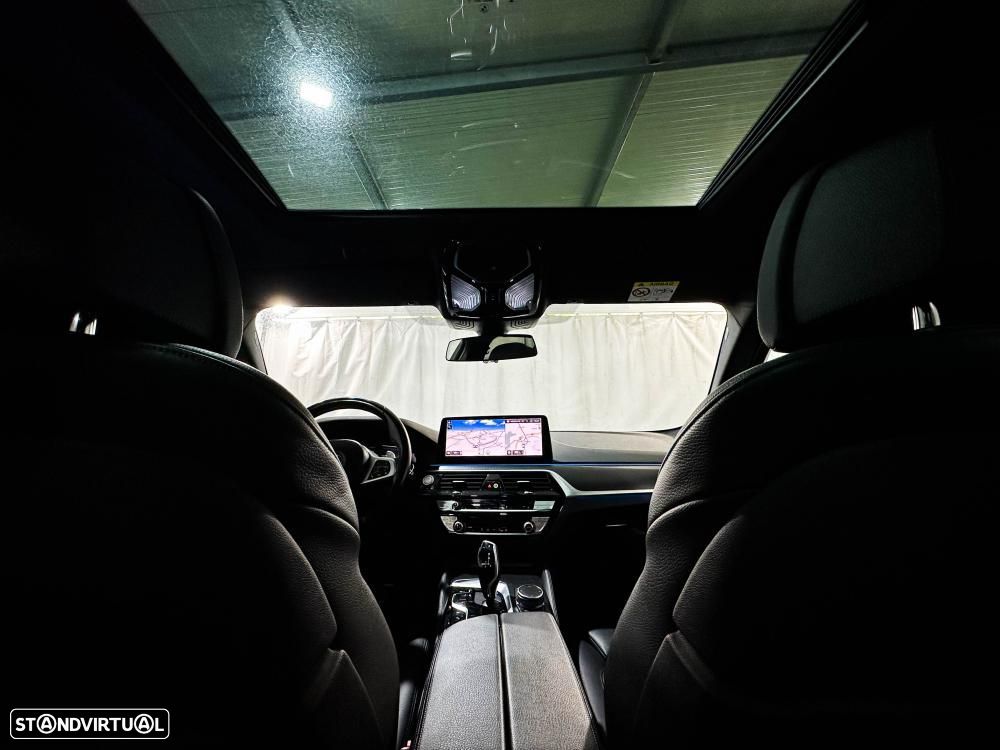 BMW 530 e Pack Desportivo M - 25
